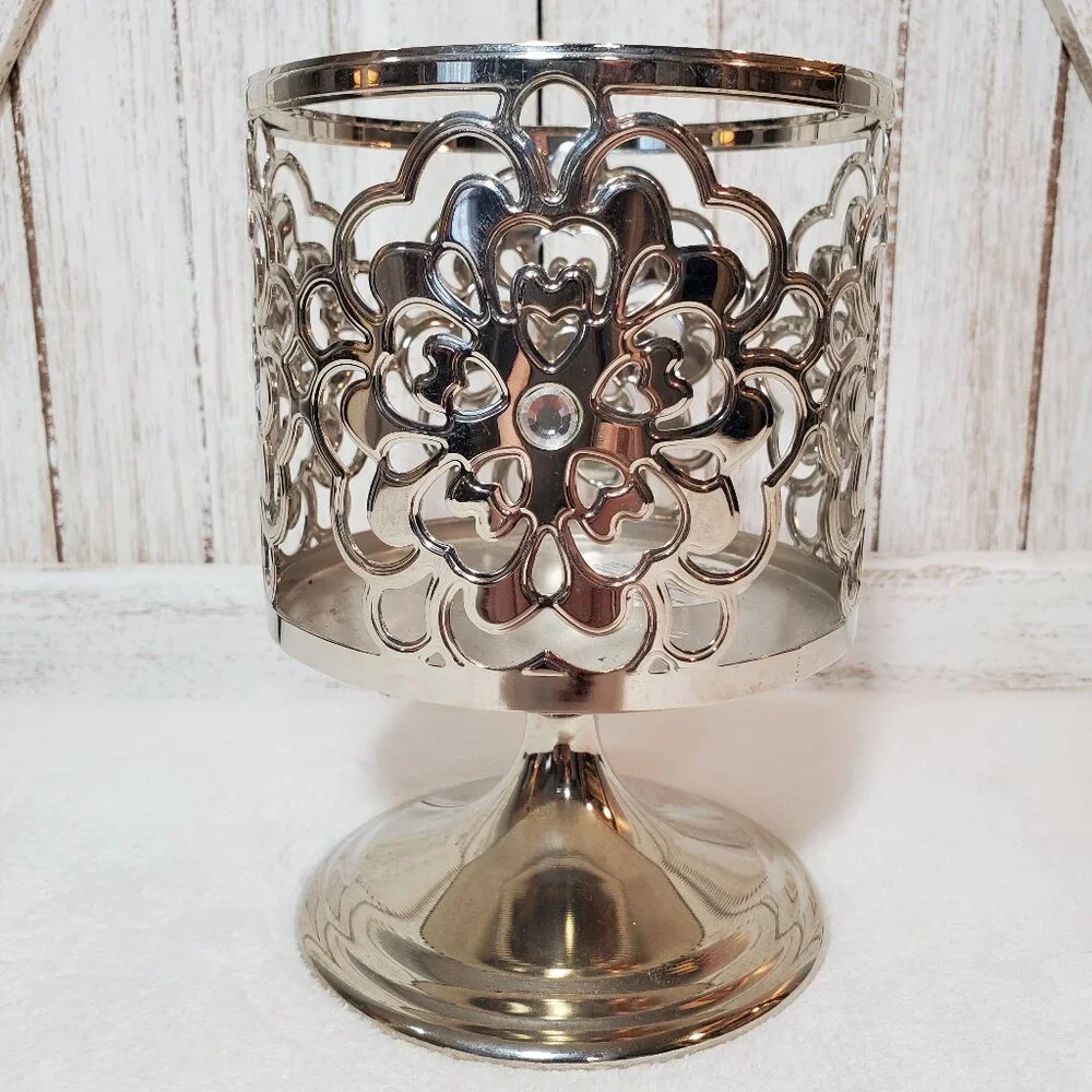 Bath & Body Works Flower Heart Gem Pedestal 3-Wick Candle Holder Sleeve